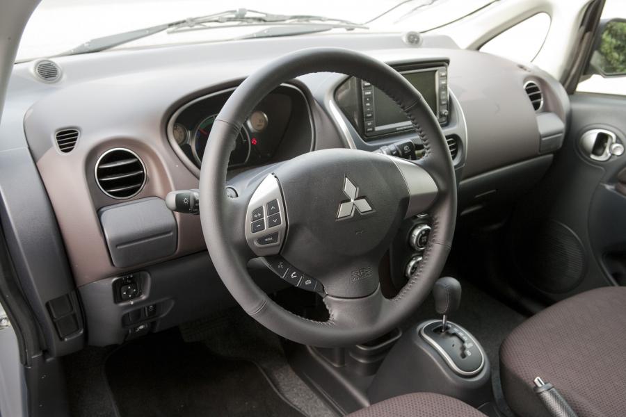  Mitsubishi i-MiEV 2012 года  (US) (фото 197 из 234)